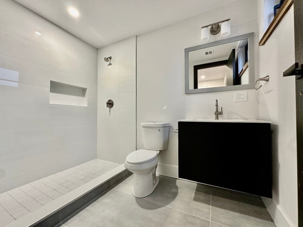 100 Mt Pleasant Ave #4 photo 5