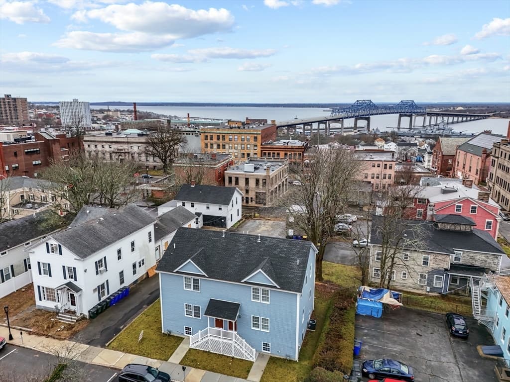 170 Purchase St photo 4