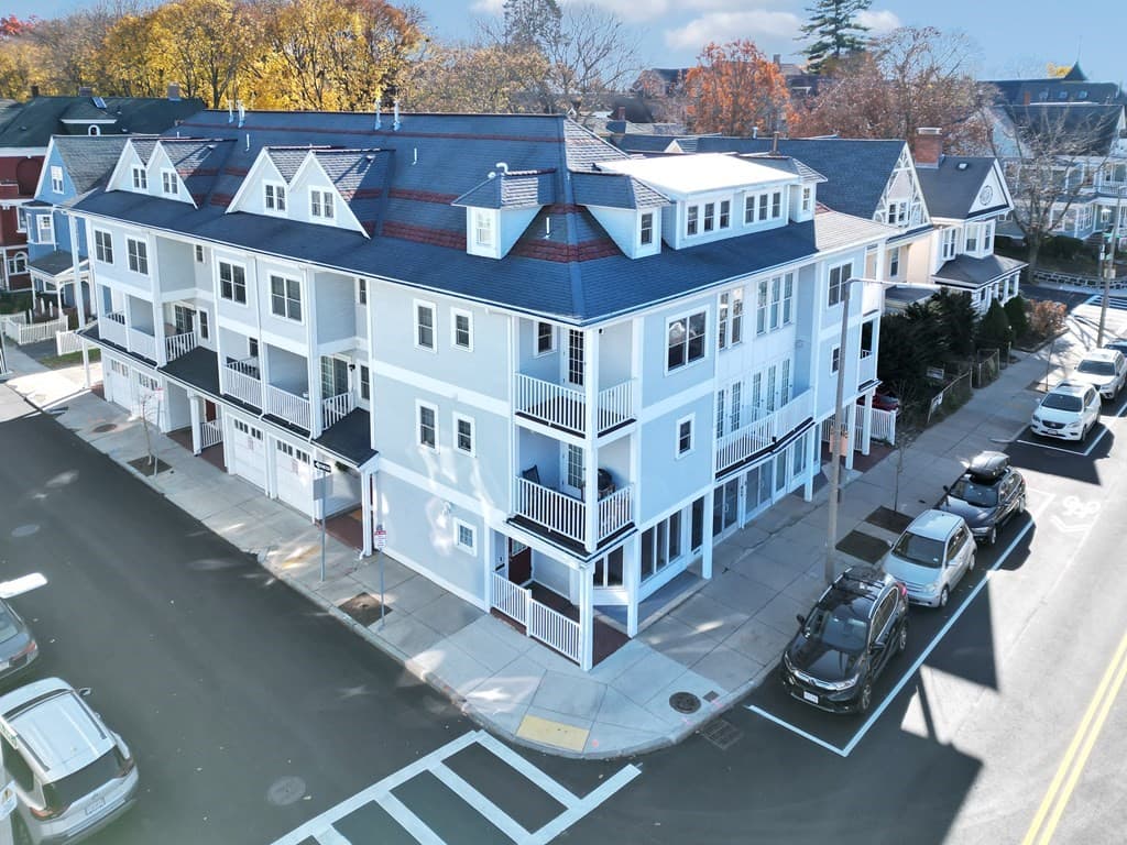 418 Centre Street #A & B photo 2