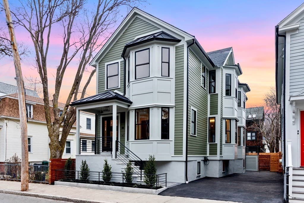 38 Howard