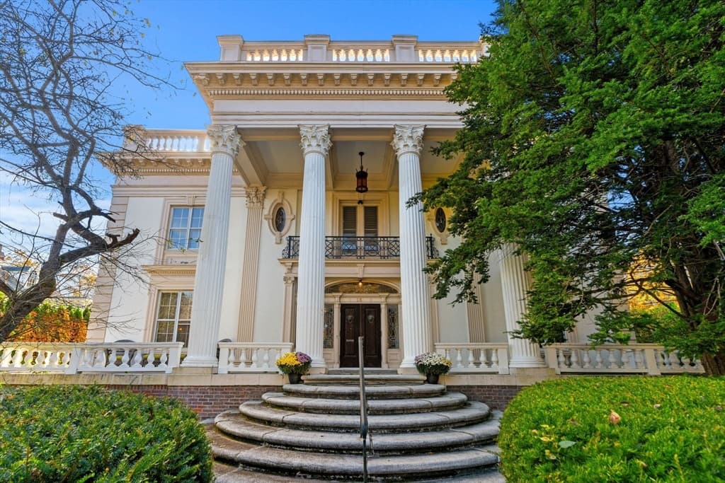 251 Salisbury St