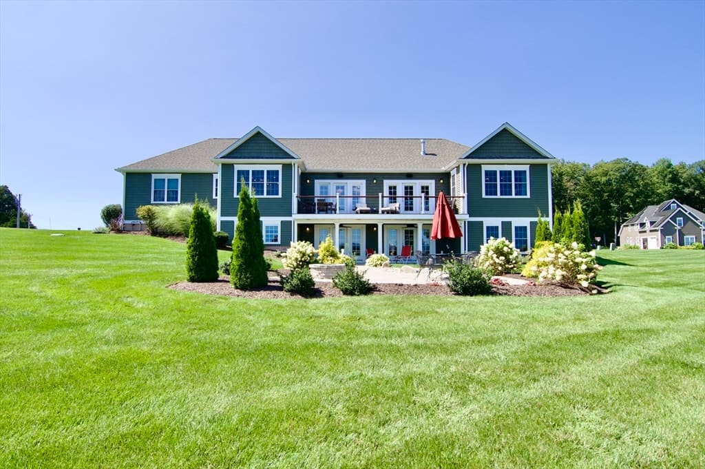 4 Maegans Way photo 2