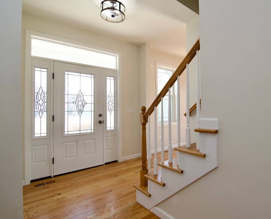 30 Leitch St photo 5