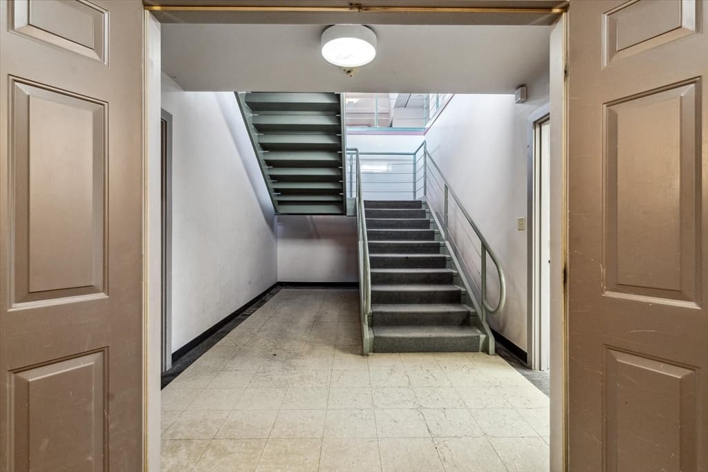 35 Tioga Way photo 5