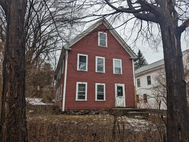 19 Pine St