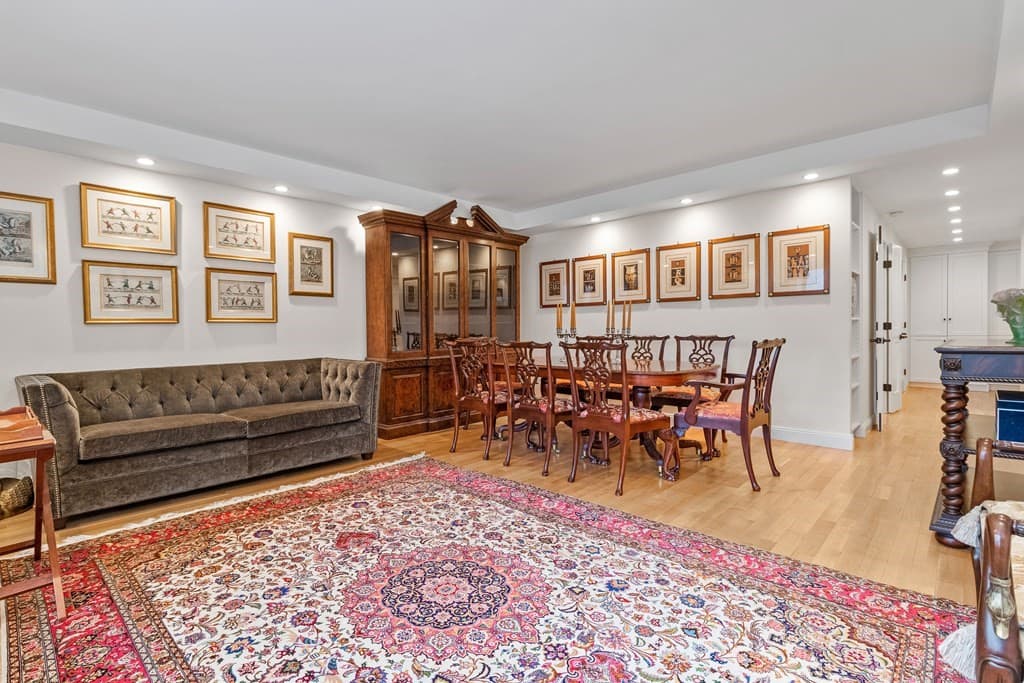 85 East India Row #9G photo 4