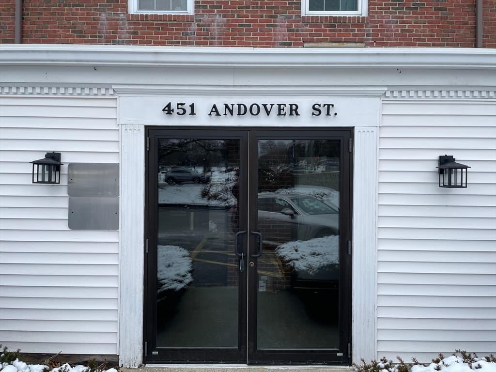 451 Andover photo 4