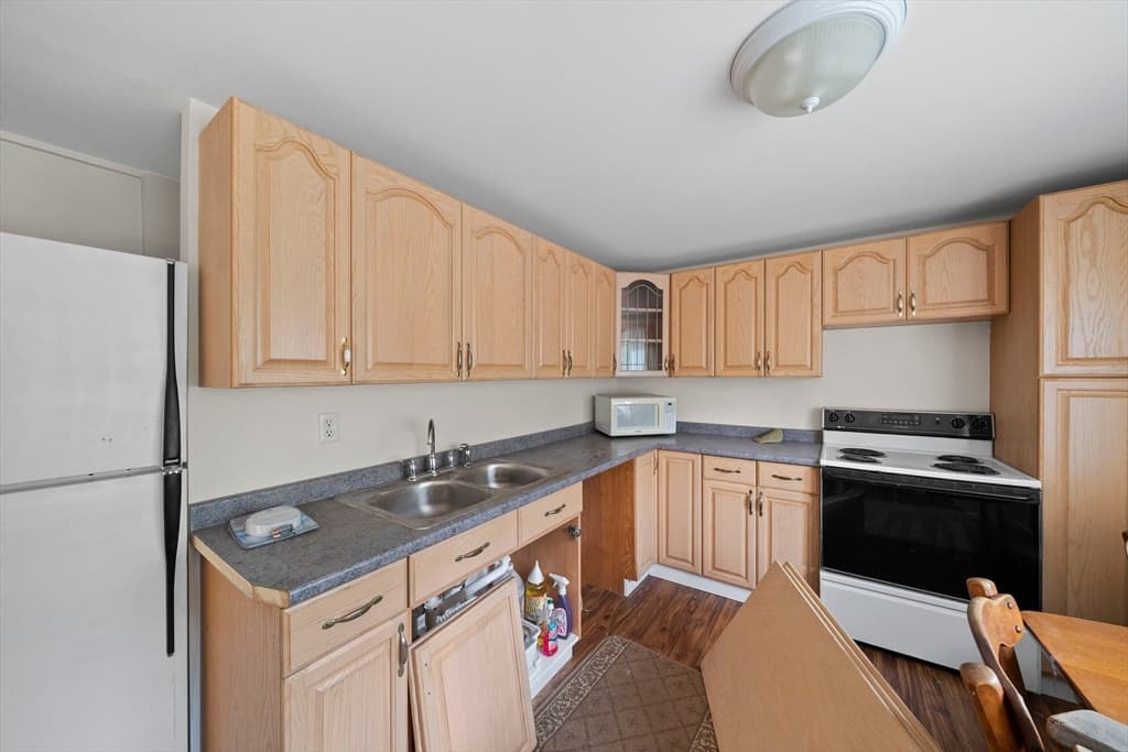 90 Hedges Pond Road photo 3