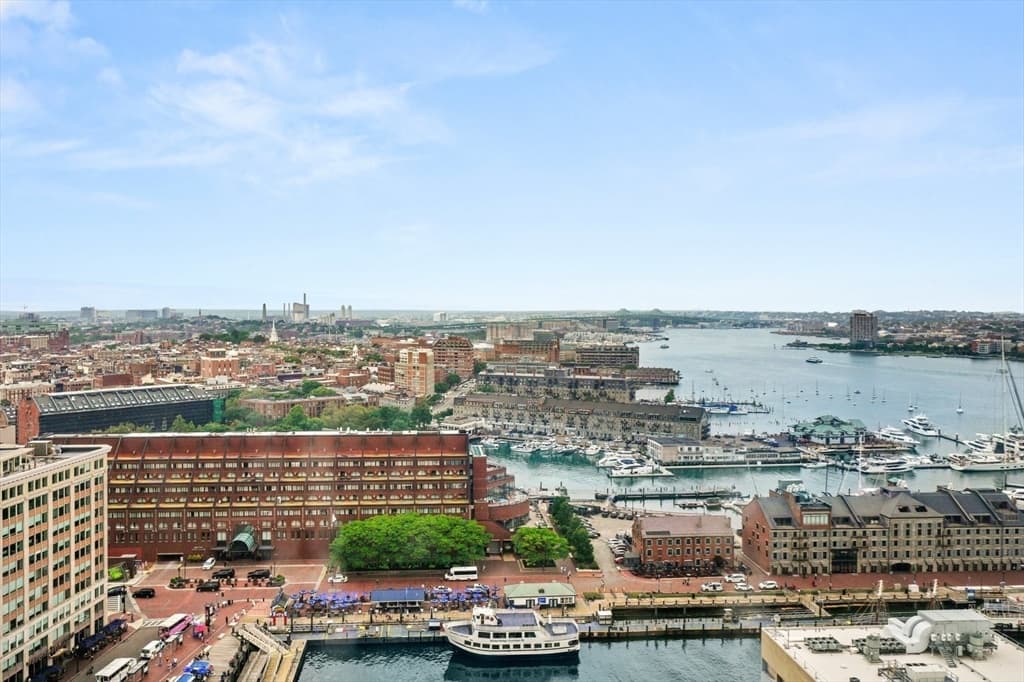 85 E India Row #25A