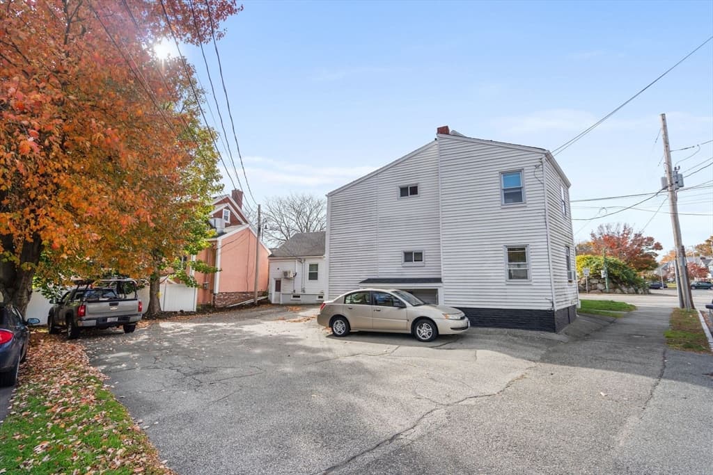 306 Main St photo 2