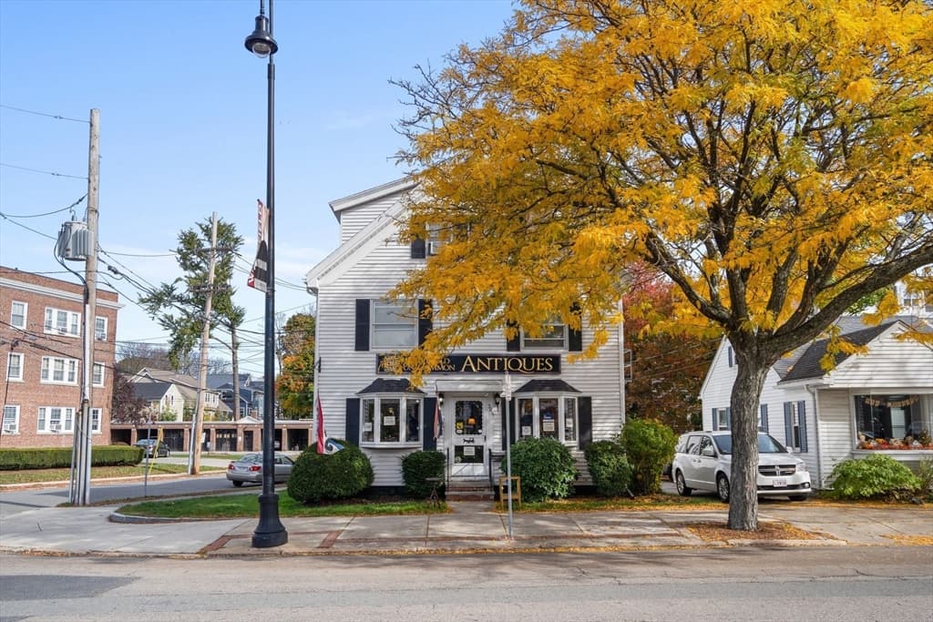 306 Main St photo 4