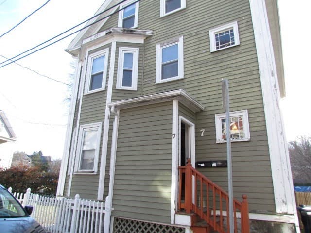 7 May St #2 photo 2