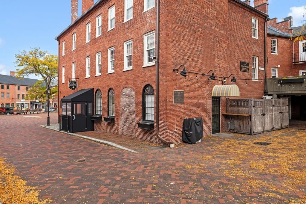 31-35 Market Sq #1 photo 3