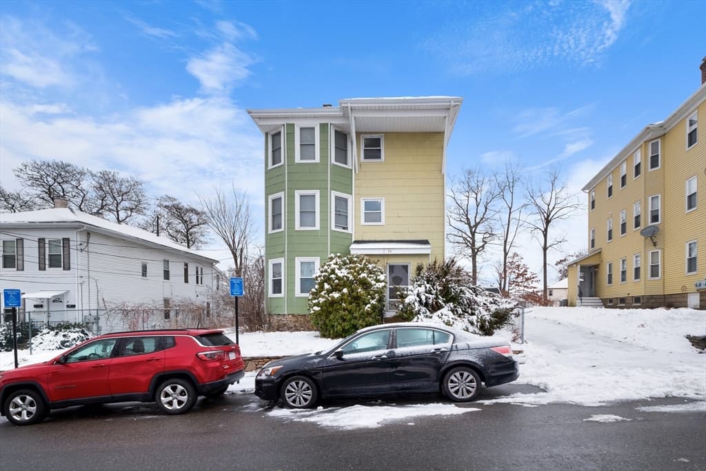 15/15A King Philip Rd photo 2