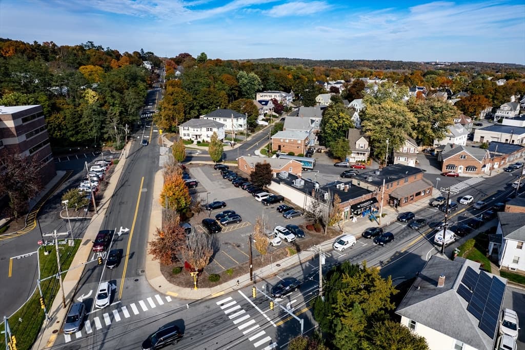 995 Main Street photo 5