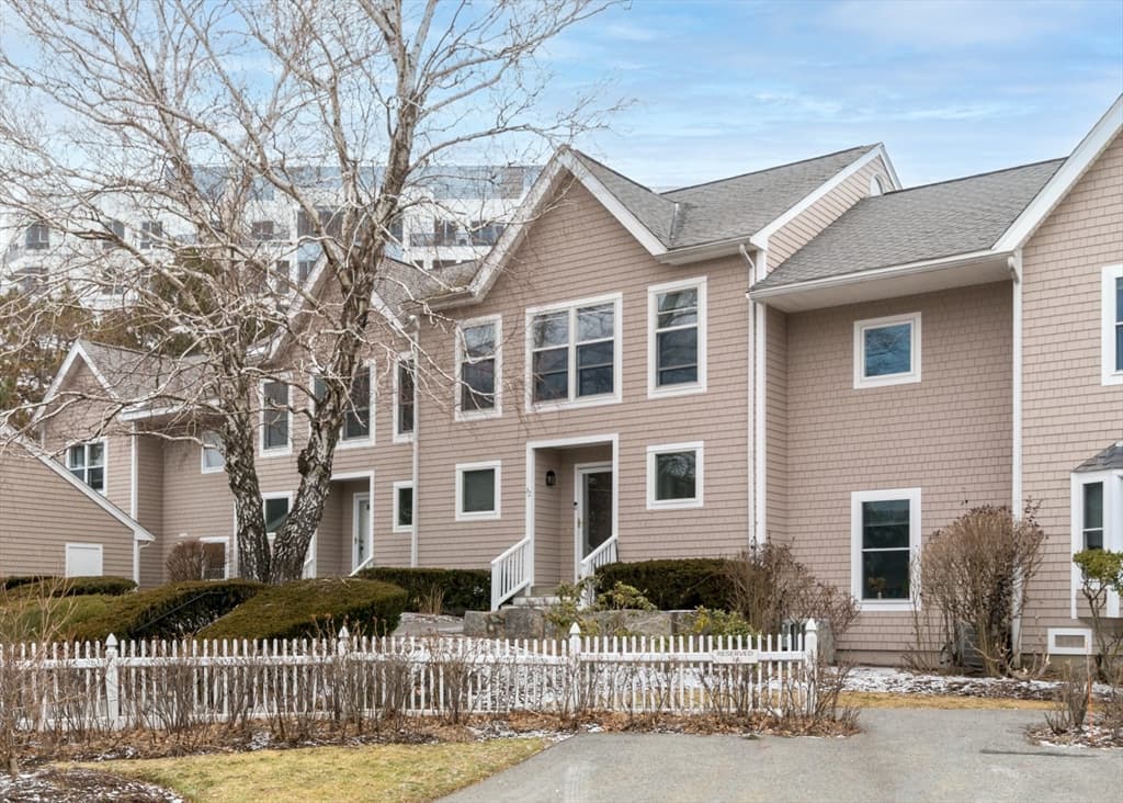 32 Whaler Ln #32
