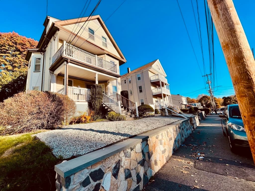 726 Metropolitan Ave #2