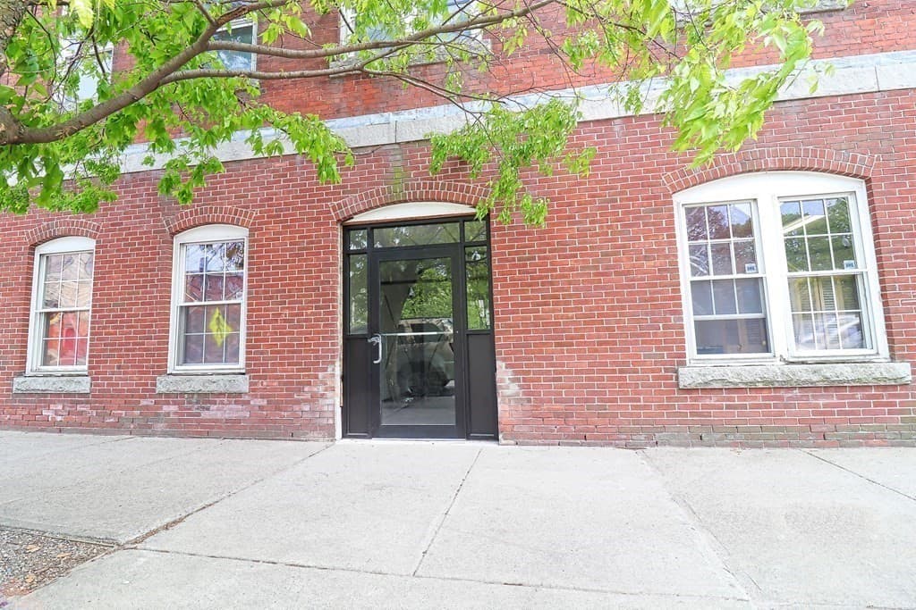 170 Common Street photo 2