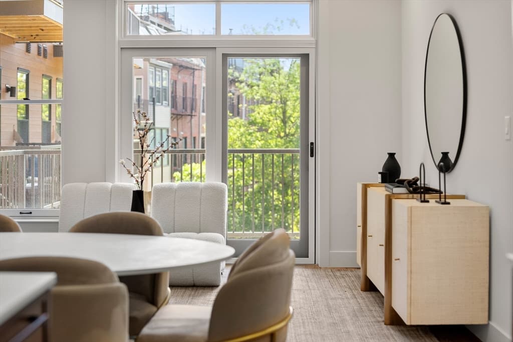 566 Columbus Ave #309 photo 2
