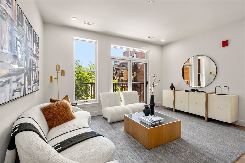 566 Columbus Ave #309