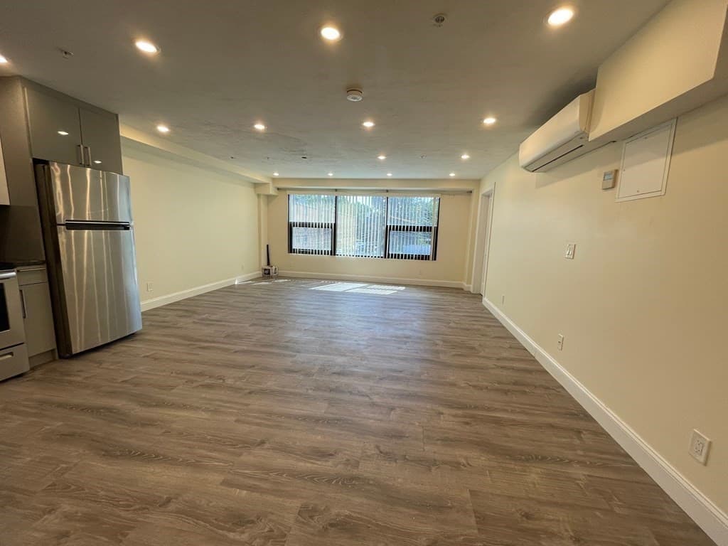 1028 Commonwealth Ave #204 photo 3