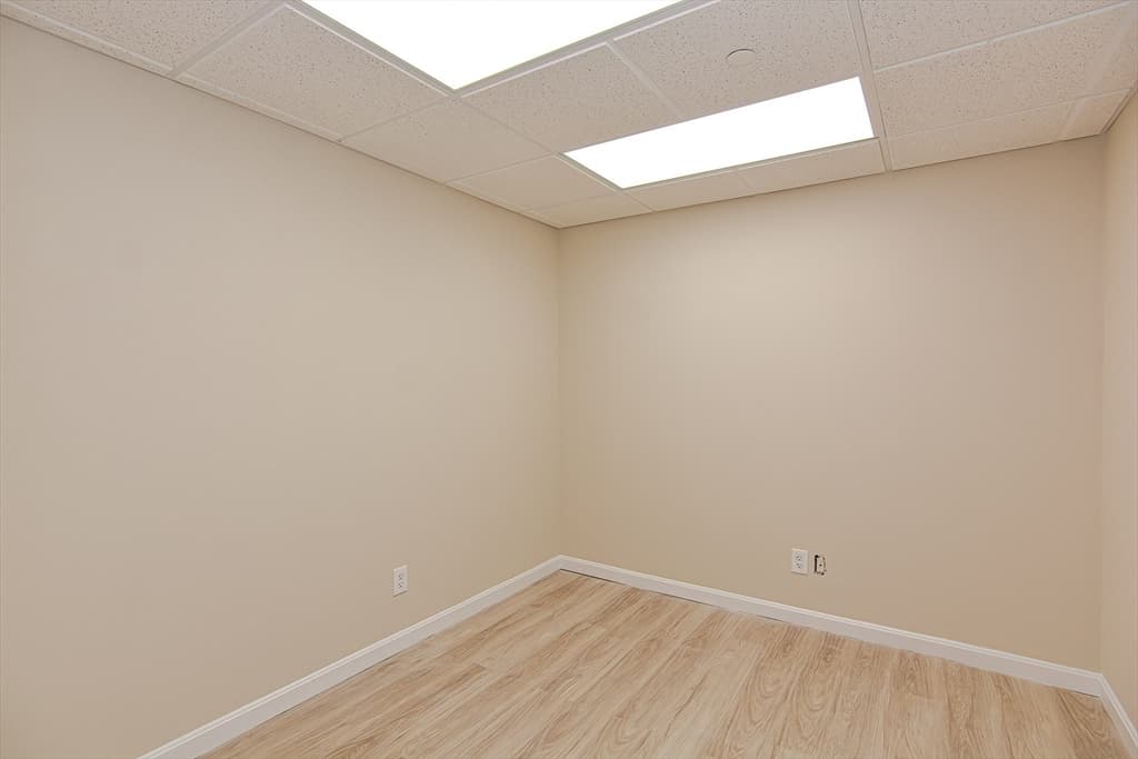 1342 Belmont St #103 photo 2