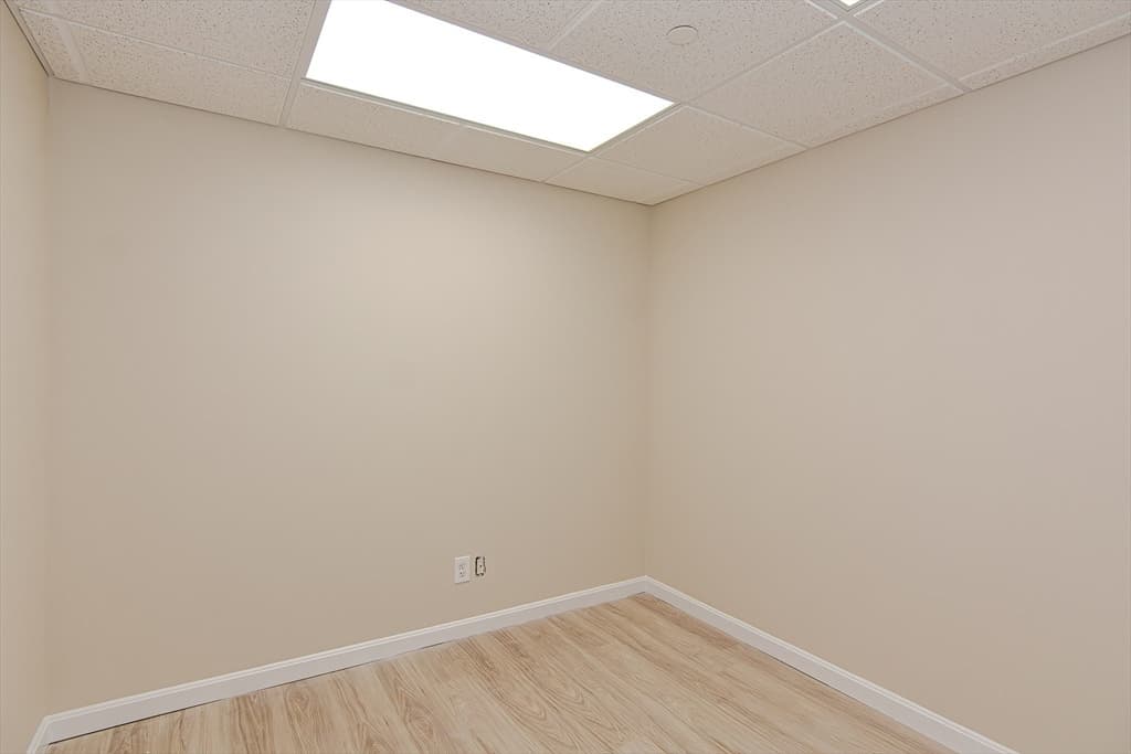 1342 Belmont St #103 photo 3