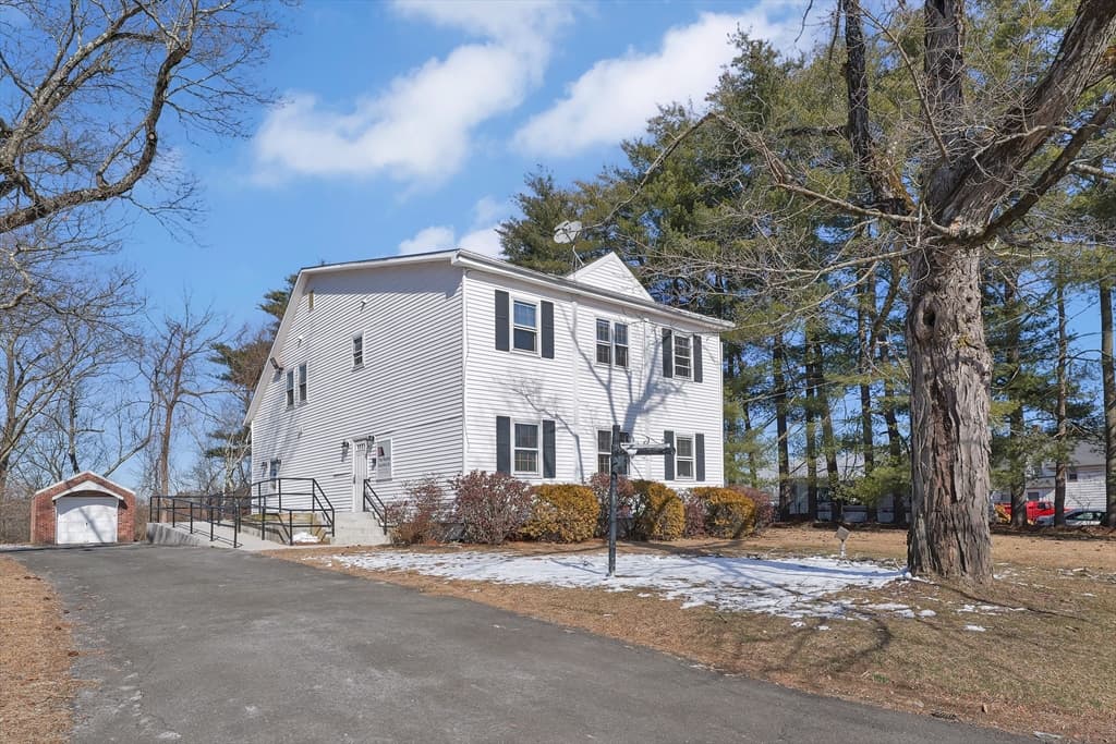 2632 Boston Rd