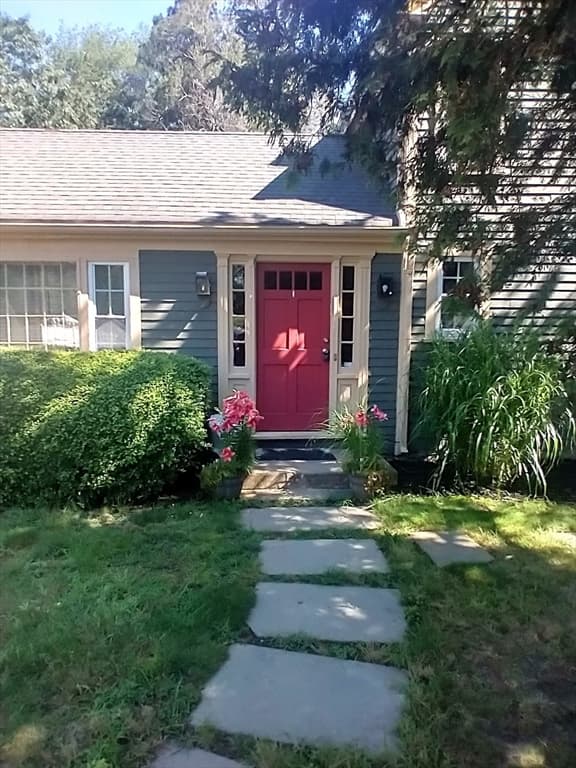 15 Fall River Ave photo 2