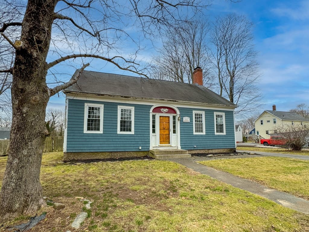 287 N Main St photo 2