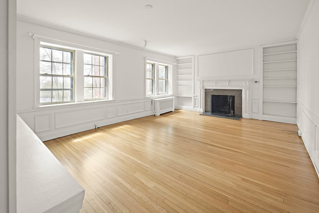 984 Memorial Drive #304 photo 3