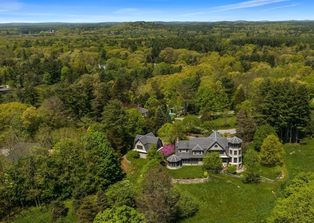 49 Willard Common