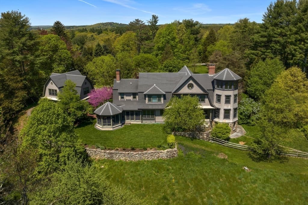 49 Willard Common photo 4