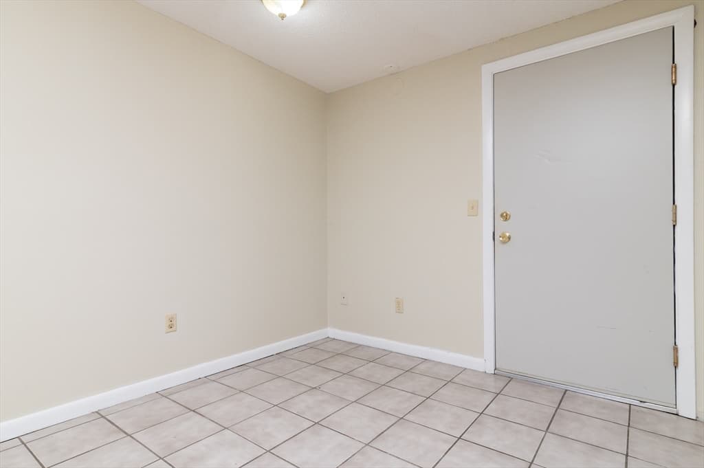 135 Grove St #131 photo 3