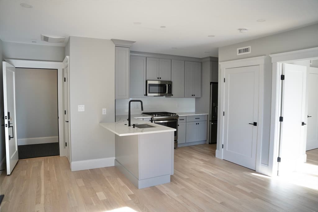 48 Geneva Street #3 photo 4