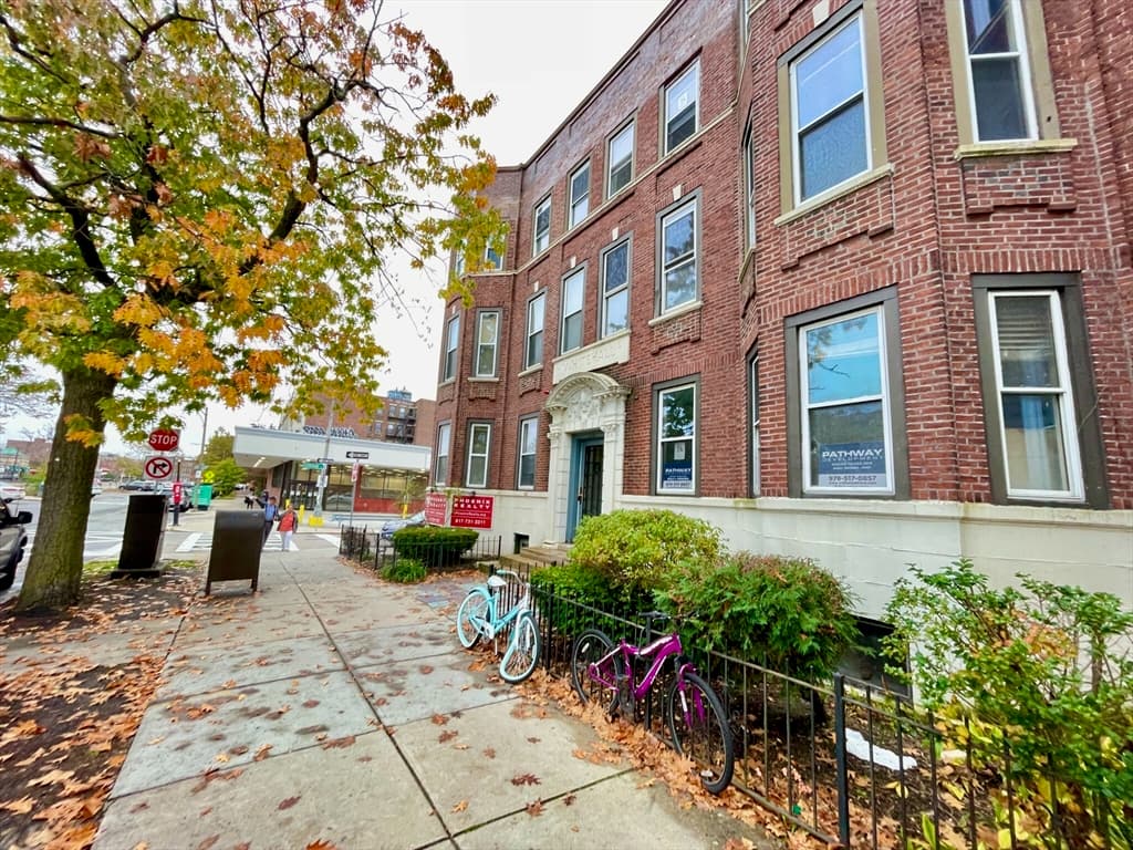 1284 Commonwealth Ave. #4