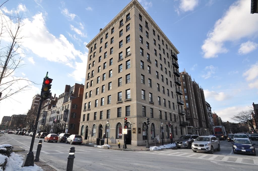 68 Beacon St #2E