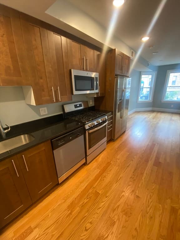 186 Kelton St #3