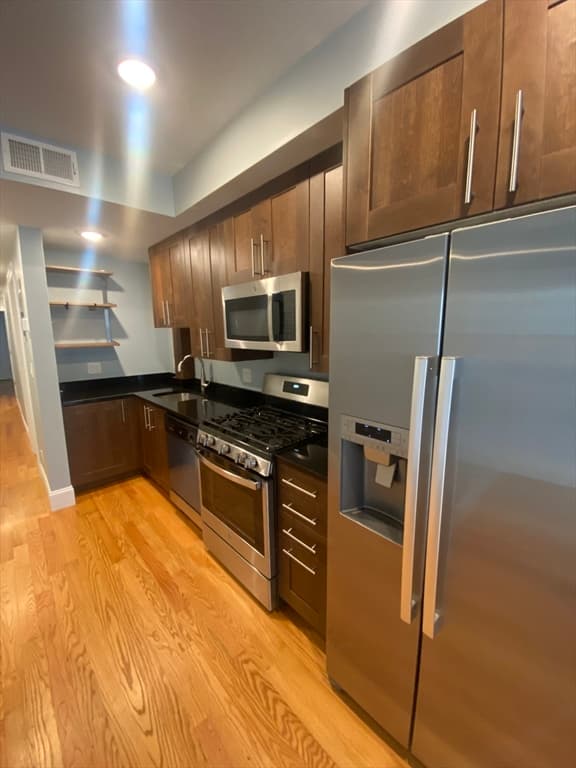 186 Kelton St #2 photo 2