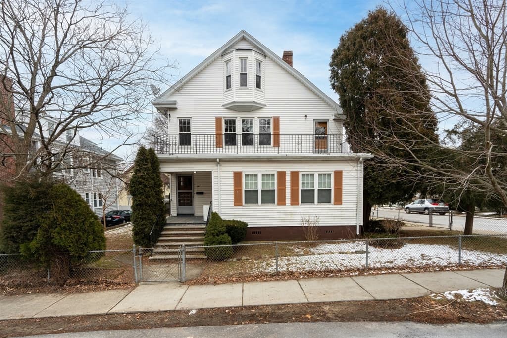 64 Commonwealth Rd