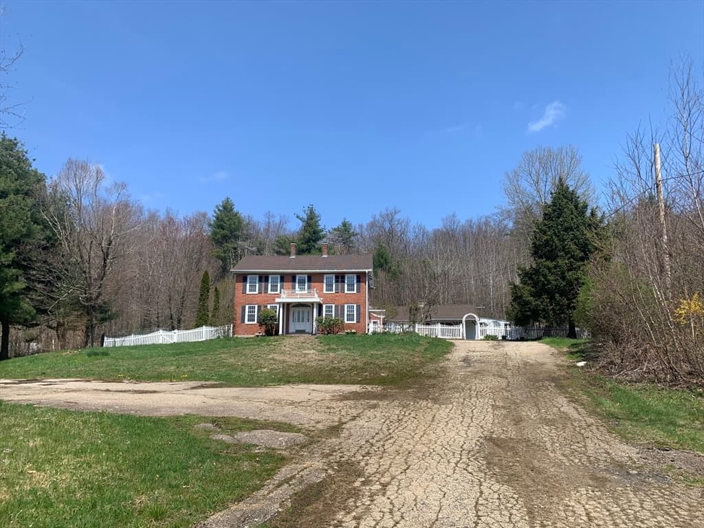 119 Sturbridge Rd photo 2
