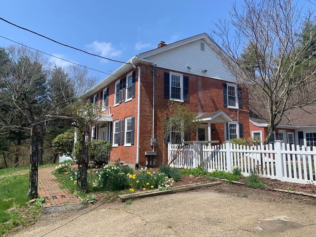 119 Sturbridge Rd photo 4