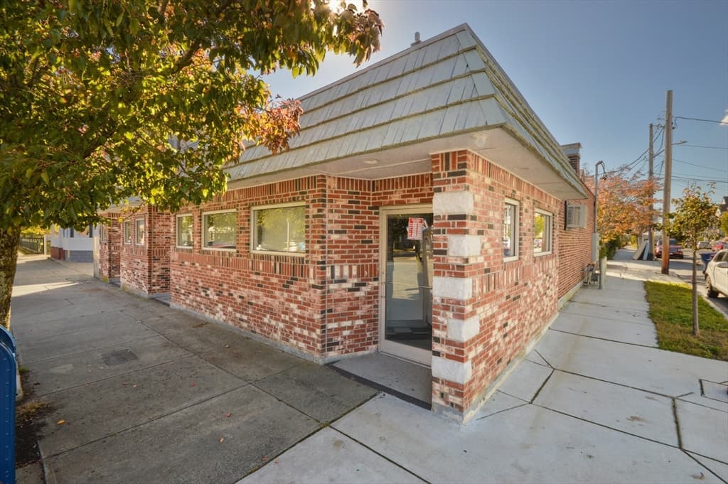 617-623 Brock Ave photo 5