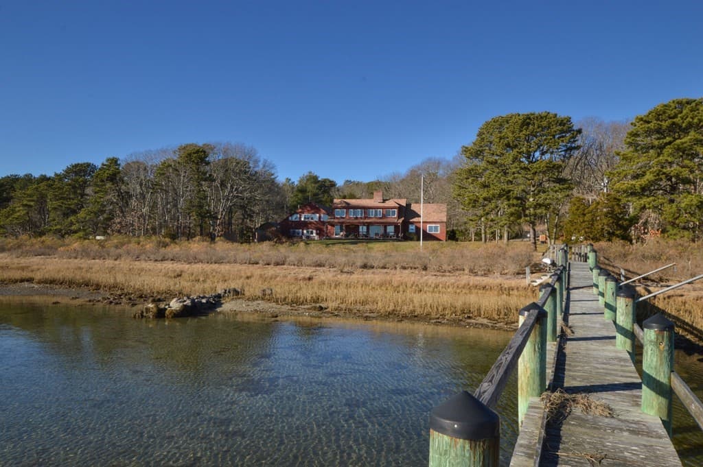95 South Road photo 3