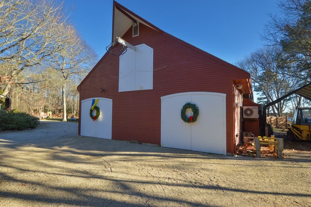 95 South Road photo 5