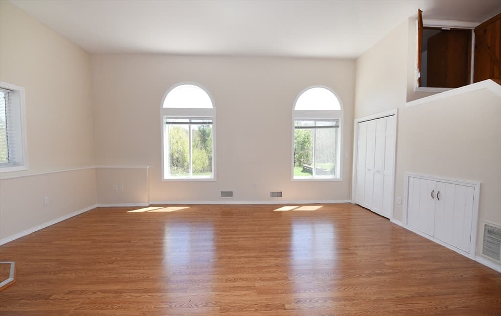 202 Lakeside Rd #1 photo 3