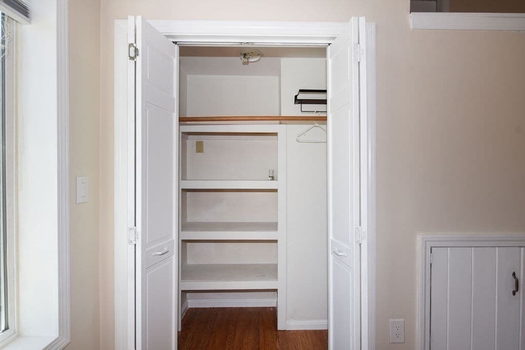 202 Lakeside Rd #1 photo 5