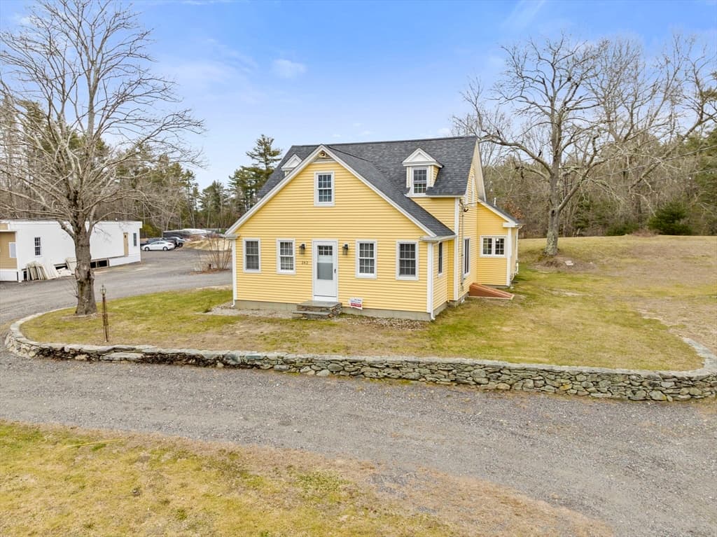 162 Bedford St photo 5