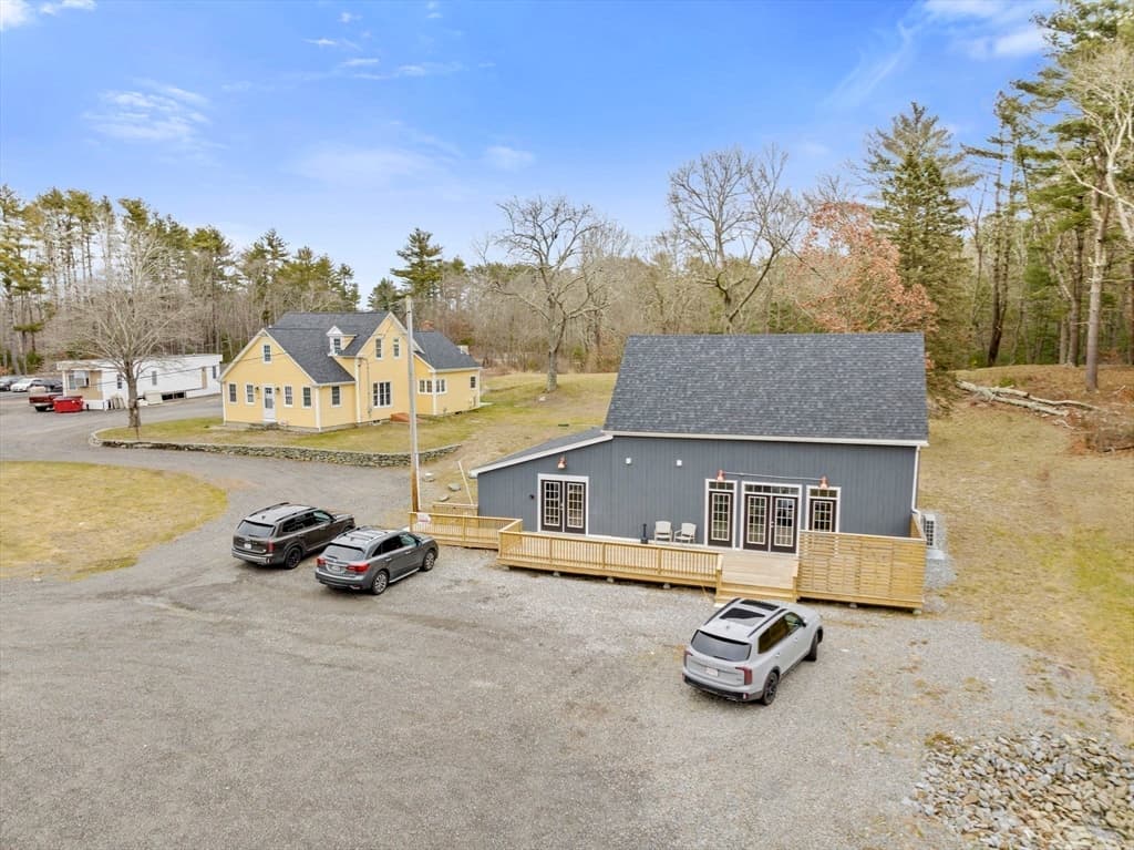 162 Bedford St photo 3