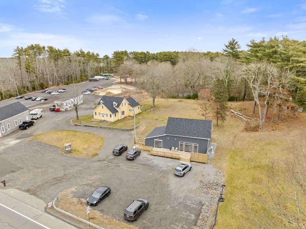 162 Bedford St photo 5